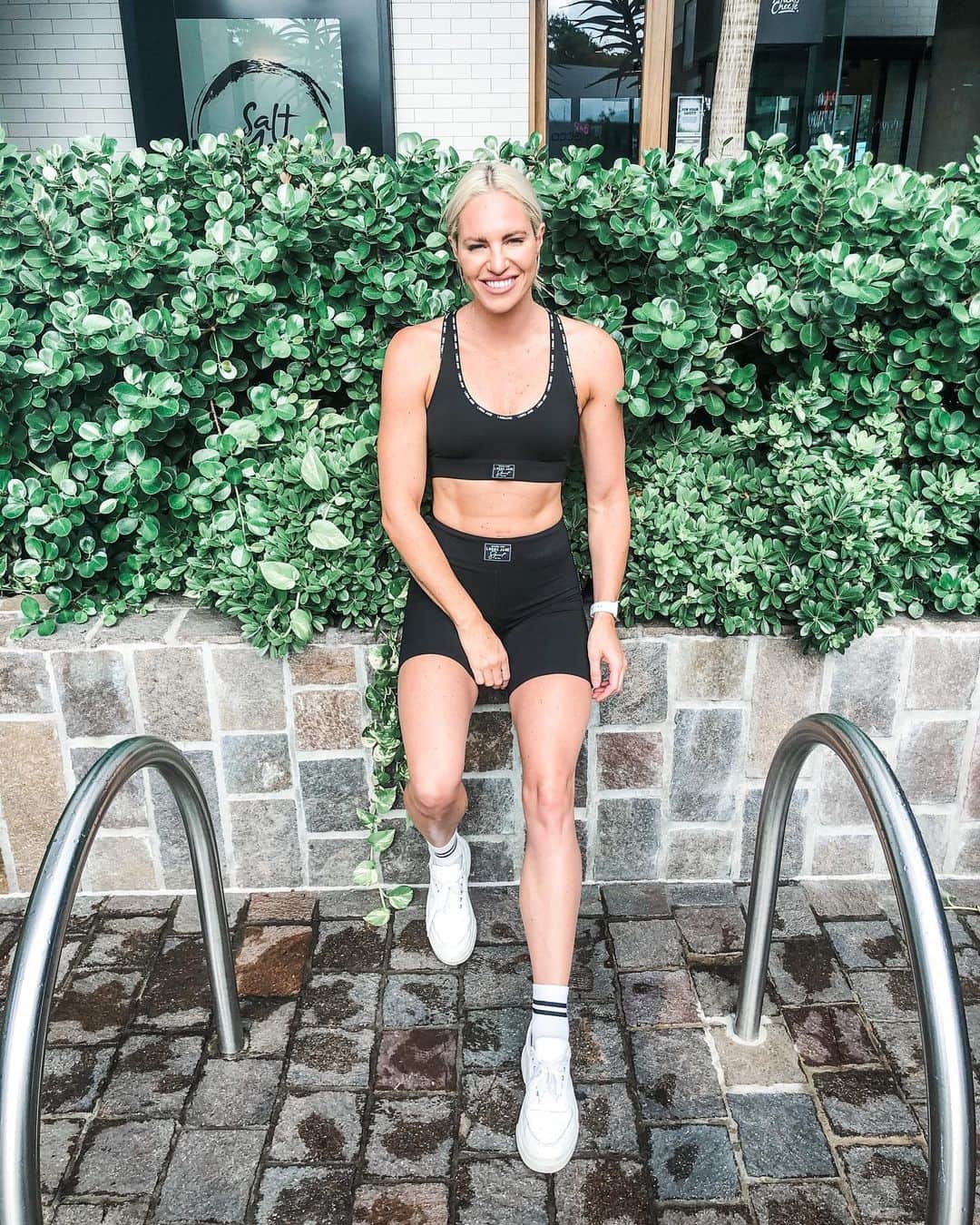 エミリー・シーボームのインスタグラム：「Bike shorts or leggings?   Want both for 20% off use code SEEBOHM20 online @lornajaneactive   #activewear #loungewear #lornajane #athlete #brisbane」