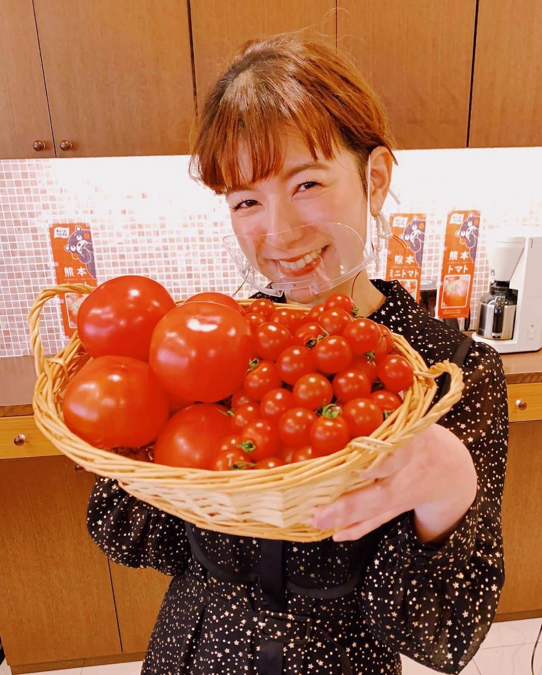 スザンヌさんのインスタグラム写真 - (スザンヌInstagram)「#JA熊本経済連 @jakk_nikoyaka  さんの動画撮影でした📷🍅  トマトをたくさん摂れる🍅 美味しい簡単レシピをいっぱい学びました🤤 楽しかったぁ美味しかった☺️  また動画公開されたらお知らせさせてくださいっ📢  #エスクレオサイドA ←一生覚えられなかったトマトのすんごい成分☺️」2月24日 16時56分 - suzanneeee1028