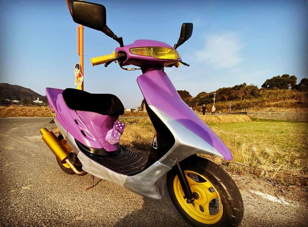のインスタグラム：「朗報！Dio復活💜💛 嬉しすぎて嬉しい！！！！ 後日動画にします🛵✨  #バイク #スーパーディオ #af27 #原付 #50cc #motorcycle #motorcyclelife」