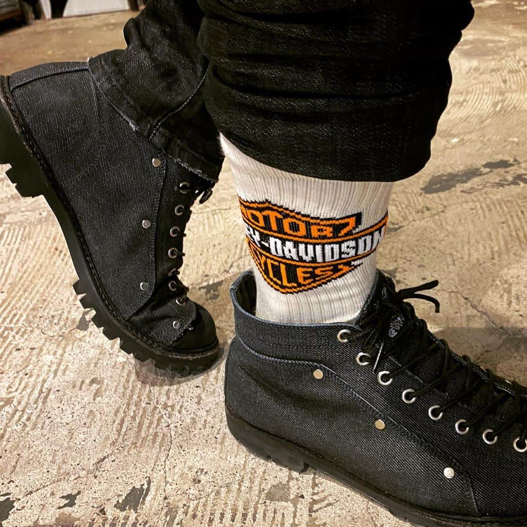 のインスタグラム：「Today's STANCE  #stancesocks #stance_japan  #harleydavidson  やっぱ男はハーレーだな。バイクの免許持ってないけど。」