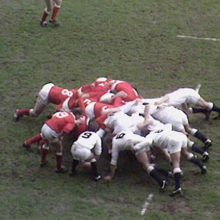ラグビーイングランド代表のインスタグラム：「🔙 into the archives for some of the best tries scored against Wales pre-2000 🏴󠁧󠁢󠁥󠁮󠁧󠁿🏴󠁧󠁢󠁷󠁬󠁳󠁿  1️⃣ Simon Smith, 1985 2️⃣ Rory Underwood, 1994 3️⃣ Will Greenwood, 1998 4️⃣ David Rees, 1998   #WALvENG #EnglandRugby150」