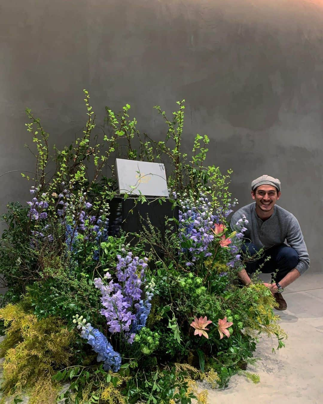 座間アキーバさんのインスタグラム写真 - (座間アキーバInstagram)「Nature in da house🌞🌞 Some flora for @nextweekend_jp  #flowers #greens #nature #akivazama #hanatombo」2月24日 17時26分 - akivaz