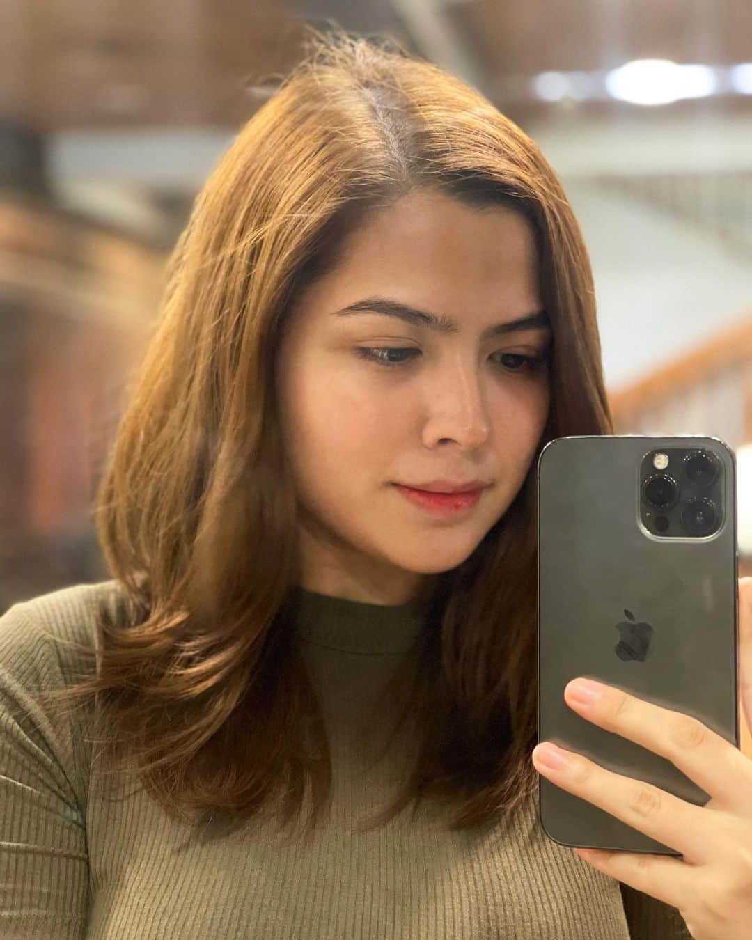 Alexa Ilacadさんのインスタグラム写真 - (Alexa IlacadInstagram)「New toy! 🤳🏻 Since I don’t have a camera anymore I wanted a phone that can double as one and do the job well, so I got this iPhone 12 ProMax from @jcstoreph 📲 I appreciate how hassle-free and fast transacting with them was. They were so patient in accommodating all my requests. ♥️ Till my next gadget upgrade! 😊 #HappyCustomer #NotAnAd #BiniliKoTalagaTo lol」2月24日 17時23分 - alexailacad