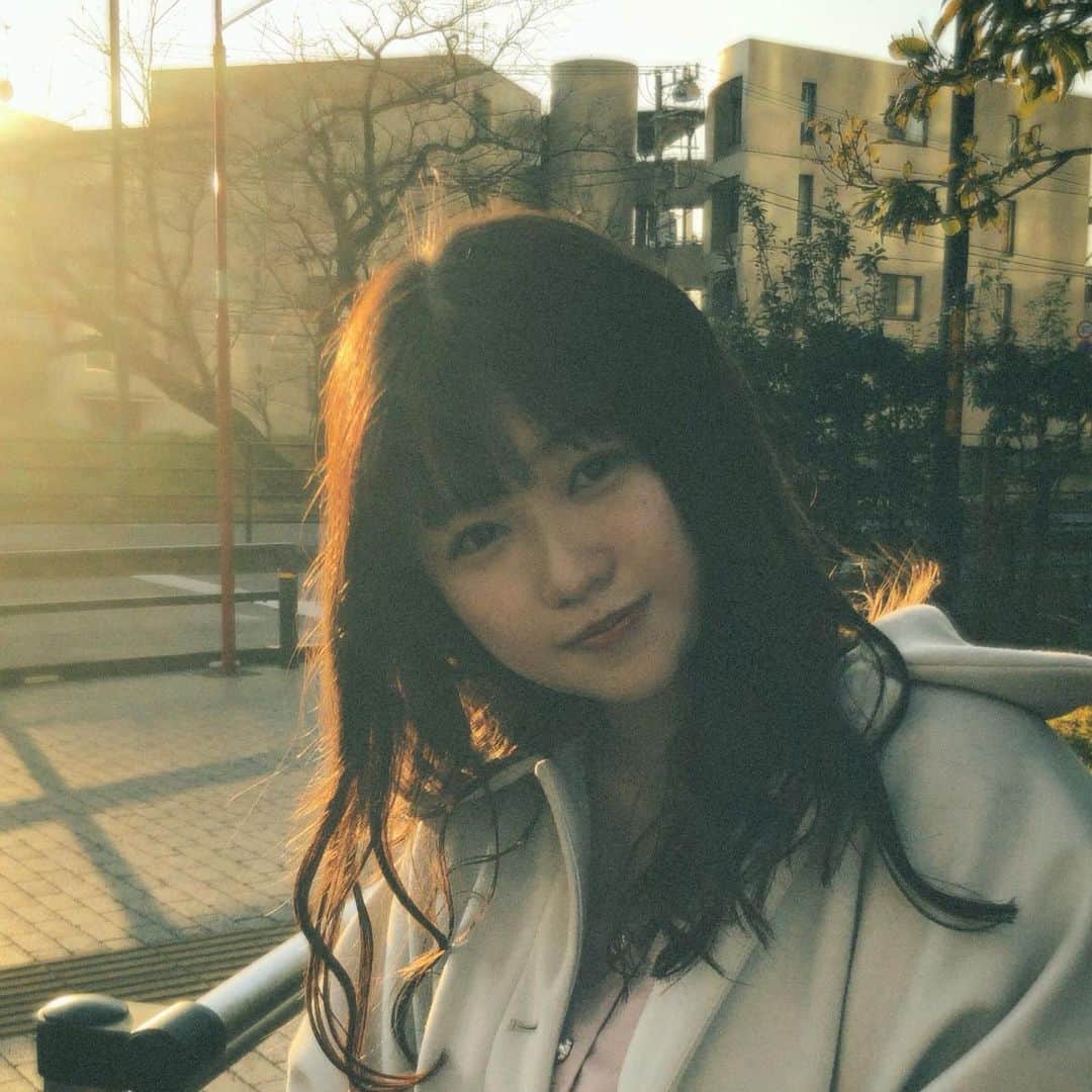 のインスタグラム：「昨日いい一日過ぎたなぁ〜 歌が好きだしダンスが好きだしお芝居が好きだし表現することも表現してる人のキラキラをみるのも好きだ〜 今日もいい日だ〜 ボイトレからの大好きな子を観に行くんだぁ〜察しちゃう？？？ ちゃんとハンカチ持って来たんだから〜！！   #filmphotography」