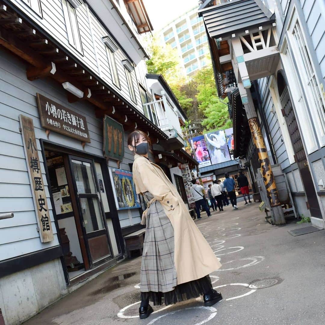 江藤彩也香のインスタグラム：「去年行った小樽！今行ったら寒くて凍えるんかなぁ(‘０’) 西の人間なので、寒さには本当に弱いです😿  #小樽 #北海道 #japan #hokkaido #love #fashion」