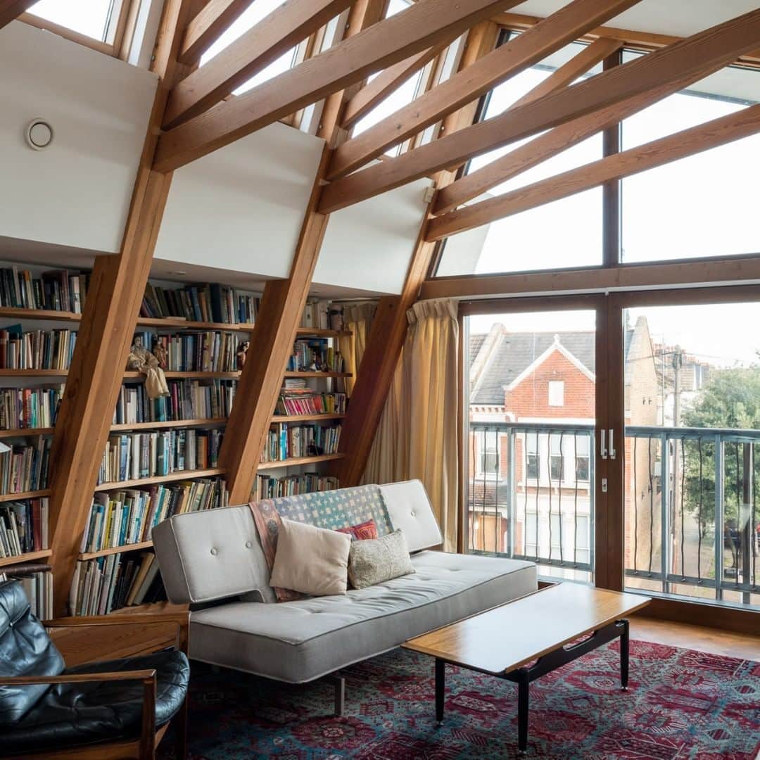のインスタグラム：「#forsale Above the Treetops: a remarkable home in south London characterised by immaculate craftsmanship and exposed Douglas fir beams. Head to our bio to view the sales particulars.」