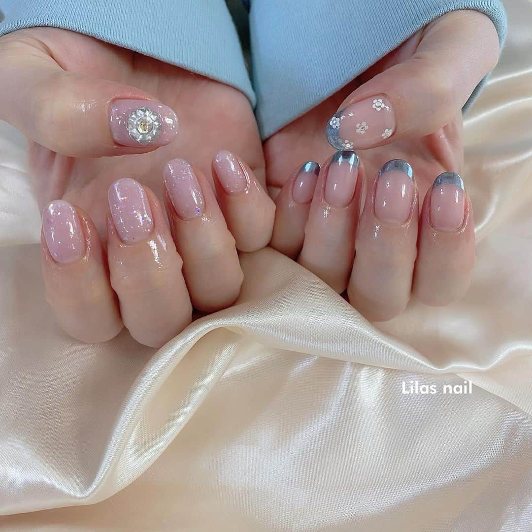 makoのインスタグラム：「* 春〜🌼🤍 いつもありがとうございます🥲🐈♡  #girlynail #ガーリーネイル #ミラーネイル #glitternail #젤네일 #젤네일아트 #젤네일전문 #フレンチガーリー  #오로라네일 #네일 #아트 #オーダーチップ #ブライダルネイル #auroranails #セルフネイル #네일스타그램 #네일아트　#스누피네일아트 #클리어 #左右非対称ネイル #ちょうちょネイル #うるうるネイル #ヴィンテージネイル #水滴ネイル #オーロラネイル #フレンチネイル #冬ネイル #クリアネイル #韓国ネイル﻿」
