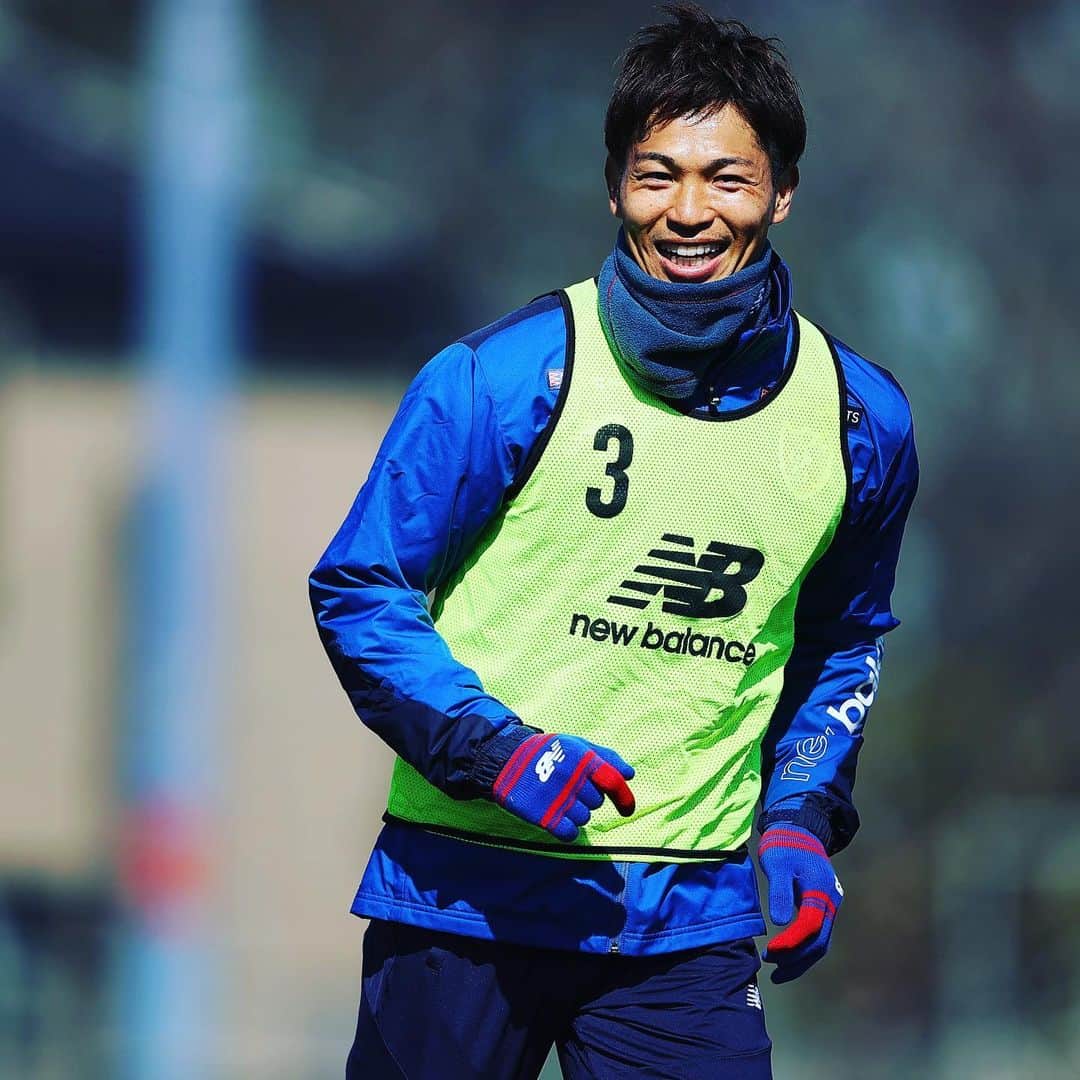 FC東京オフィシャルグッズさんのインスタグラム写真 - (FC東京オフィシャルグッズInstagram)「🔵🔴 2021シーズンも開幕まであと3日となりました!!✊🔵🔴  開幕戦に向けて、熱いバトルが繰り広げられていました!!👏👏👏 📸Photo by Kenichi Arai @fctokyoofficial  #FC東京 #fctokyo #tokyo」2月24日 17時42分 - fctokyoofficial