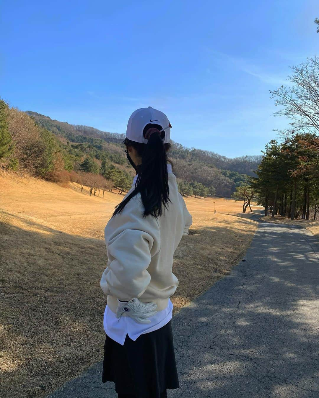 アイリーン・キムさんのインスタグラム写真 - (アイリーン・キムInstagram)「Beginner golfer here⛳️ My second round of golf EVER today was so fun! 아직 골프 초보지만 오늘 엄마 아빠랑 두번째 라운딩 너무 재밌었다🥰」2月24日 17時49分 - ireneisgood