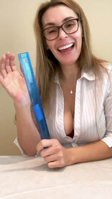 ターニャ・テイトのインスタグラム：「Who has been naughty and sent to headmistress office ? 👩‍🏫」