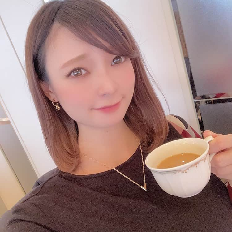 安藤麻貴のインスタグラム：「カフェタイム☕️💕」