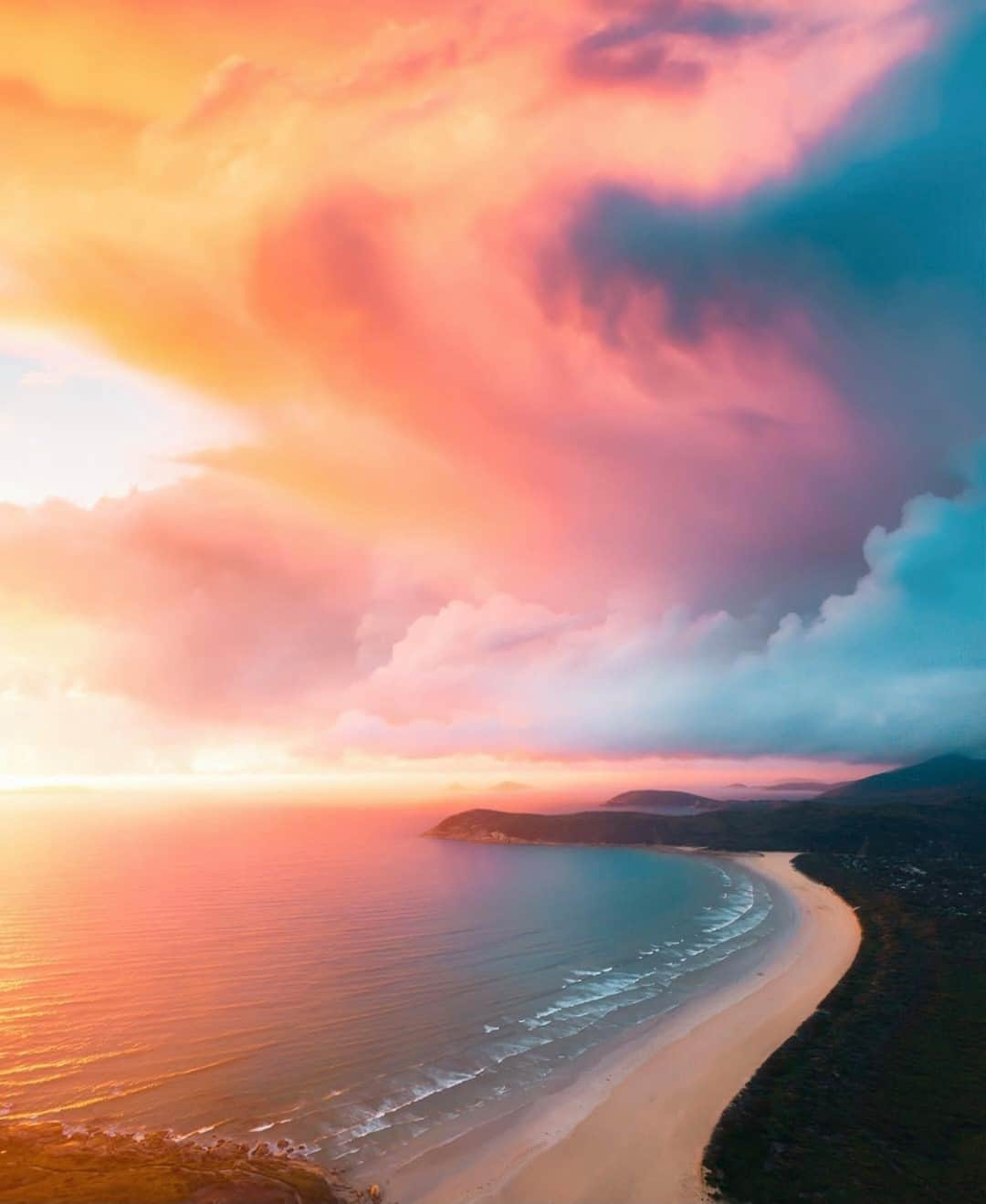 Earth Picsさんのインスタグラム写真 - (Earth PicsInstagram)「Epic skies at Wilsons Promontory National Park, Australia. 😍 by @tomnoske」2月25日 3時40分 - earthpix