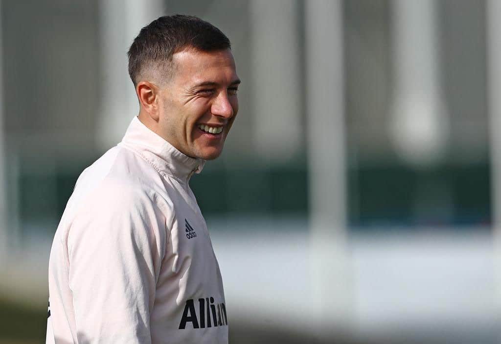 フェデリコ・ベルナルデスキのインスタグラム：「Keep smiling! ☀️😁 #ForzaJuve」