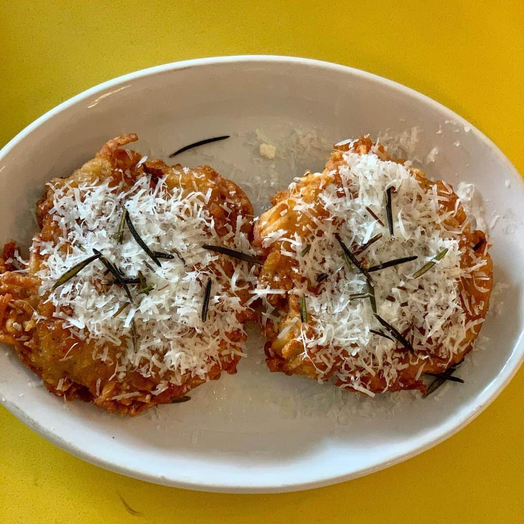 エッグショップさんのインスタグラム写真 - (エッグショップInstagram)「Truffle hashbrowns with pecorino & rosemary!」2月25日 4時15分 - eggshopnyc