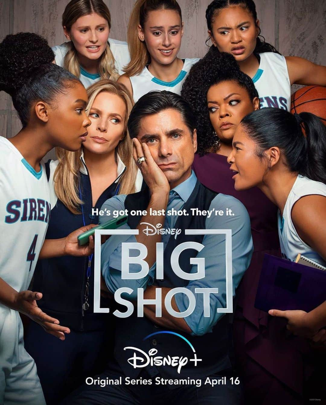 ダーシー・ローズ・バーンズのインスタグラム：「April 16 🔥🏀 #bigshot #disneyplus」