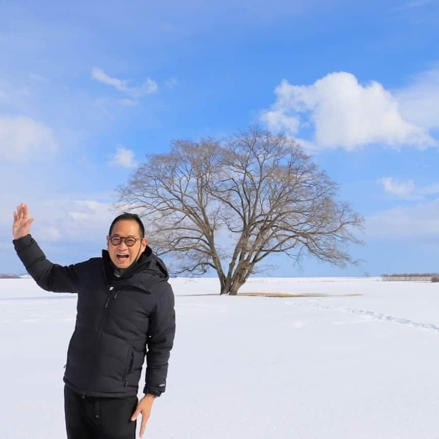 桂かい枝さんのインスタグラム写真 - (桂かい枝Instagram)「今日は豊頃町のハルニレホールで「はるにれ寄席」😃  開演前に時間があったので、浦島先生にハルニレの木に連れて行ってもらいました✌️  快晴🌞  めちゃくちゃキレイでした‼️  お陰で寄席も昼夜で盛り上がりました🙏  ご来場くださった皆さま、ありがとうございました😊  #落語 #寄席 #ハルニレの木」2月24日 19時46分 - kaishikatsura