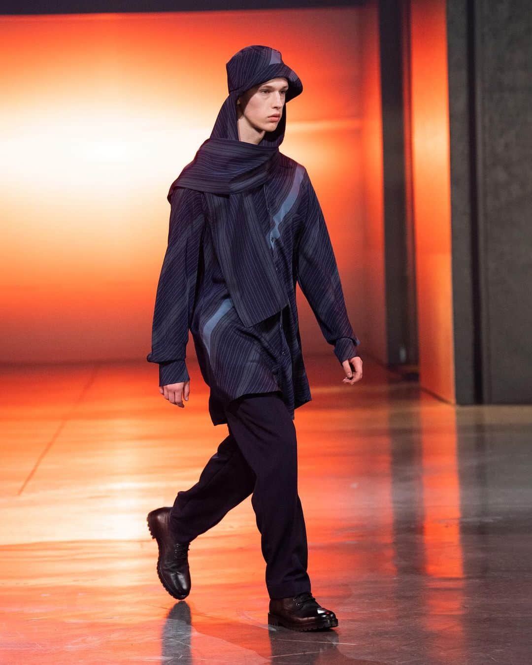 カシミ オムのインスタグラム：「AW21 - Look 9  #aw21qasimi #menswear #womenswear」
