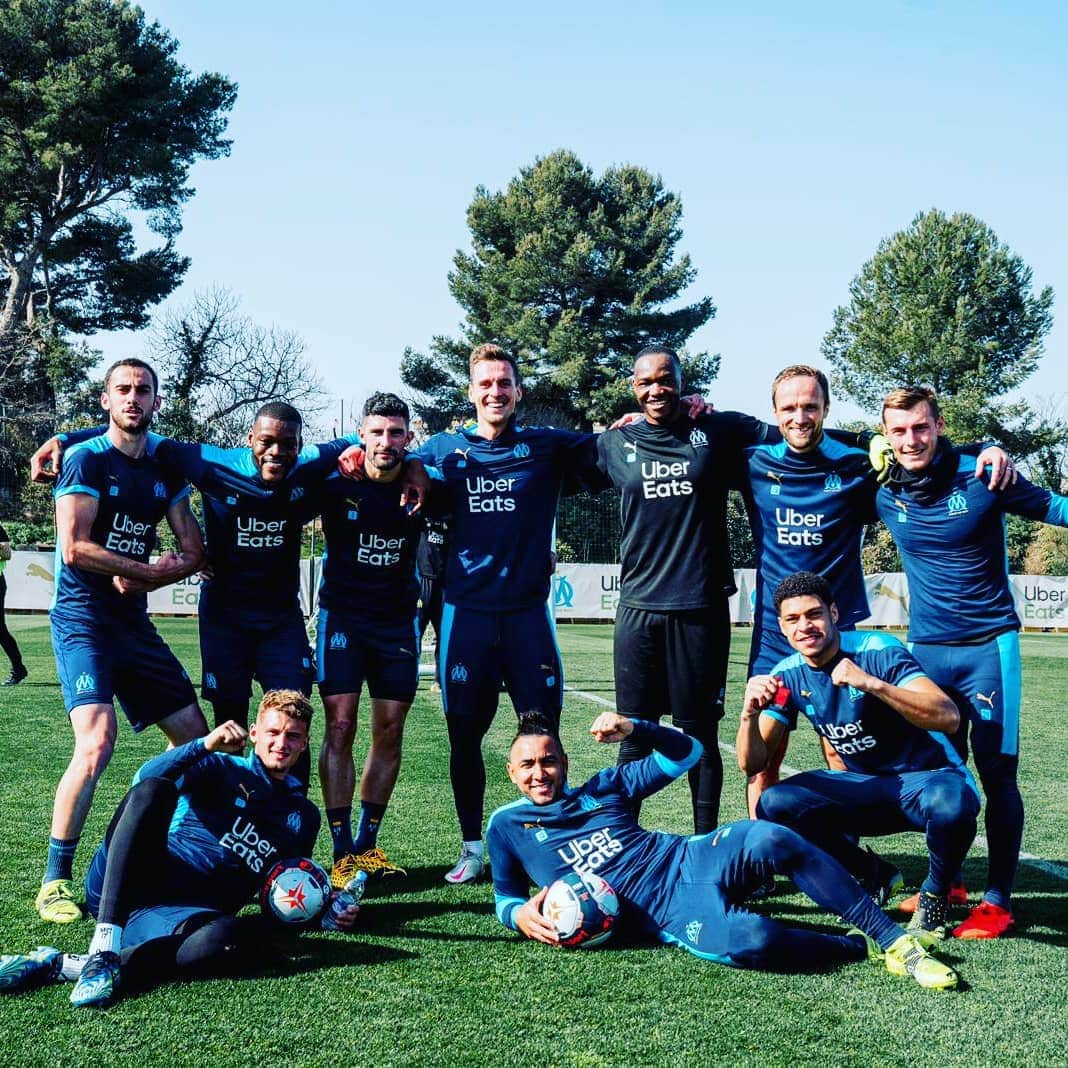 アルカディウシュ・ミリクのインスタグラム：「Winning team 💪🔵⚪」