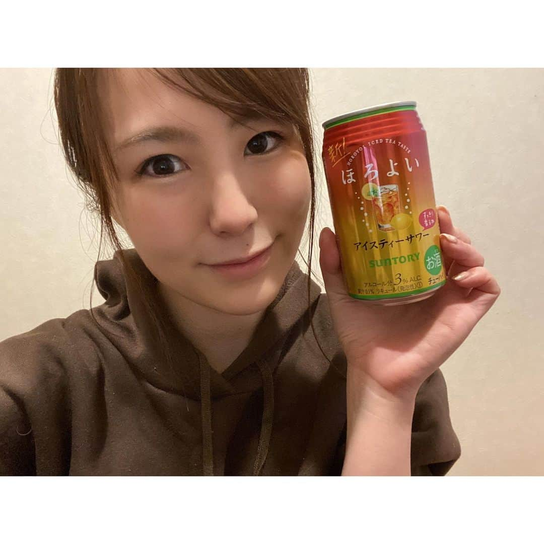 舘谷春香さんのインスタグラム写真 - (舘谷春香Instagram)「禁酒解禁してから色んなお酒飲んでます！特にビール🍺スーパーで色んなビール買って飲んでる！(全部家でね)(1人か家族とかオンライン飲み)  今までそもそも家でほとんど飲まなかったのですが、外食しなくなったら家でも飲みたくなってスーパーで色んなお酒買ってます🤤✨  全部おいしかった🤤✨ どれがどんな味だったか覚えておきたいけど、忘れちゃうんだよなあ🤤✨  前は日本酒とか焼酎とかワインばっかり飲んでたけど、禁酒したらお酒弱くなったから弱いお酒から飲んでます🤤  家飲みのおすすめのお酒あったら教えてください〜  #お酒 #酒 #晩酌 #晩酌女子 #ビール #ビール好きな人と繋がりたい #お酒好きな人と繋がりたい #チューハイ #チューハイスタグラム #ほろよい #ほろよい女子 #お酒好き女子 #お酒大好き #禁酒解禁 #軽井沢エール #grandkirinwhiteale #エチゴビール #エチゴビールのんびりふんわり白ビール #インドの青鬼 #whitebelg」2月24日 20時10分 - tty0250hrk