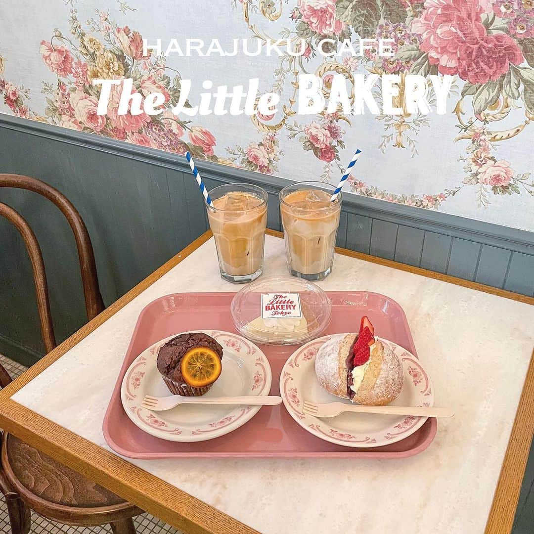 RIEさんのインスタグラム写真 - (RIEInstagram)「【 原宿 / @thelittlebakerytokyo 】﻿ ﻿ さらに！可愛くなってリニューアルした﻿ ＂The Little BAKERY＂へ行ってきました🥐﻿ ﻿ ここのパンは美味しいはもちろん﻿ 店内までおしゃれなパン屋さんで﻿ いつ来ても気分の上がるお店です💐𓂃 𓈒𓏸﻿ ﻿ 購入したフードは、﻿ オレンジチョコマフィンと﻿ チーズケーキ、いちごあんバター🍓﻿ @good_town_doughnuts のドーナツが﻿ 購入できるのも魅力的🍩(5枚目)﻿ ﻿ イートインスペースは﻿ おしゃれで海外のような空間でした🌙﻿ ﻿ ﻿ ~~~~~~~~~~~~~~~~~~~~~~~~﻿ ☑︎ The Little BAKERY Tokyo﻿ ☑︎ 10:00〜18:00﻿ ☑︎ 明治神宮前駅 徒歩5分﻿ ~~~~~~~~~~~~~~~~~~~~~~~~﻿ ﻿ ﻿ #thelittlebakerytokyo #ザリトルベーカリートーキョー #パン屋 #パン屋さん巡り #いちごスイーツ #原宿カフェ #明治神宮前カフェ #表参道カフェ #カフェ巡り #omotesando #表参道 #休日の過ごし方」2月24日 20時21分 - rie_tabi