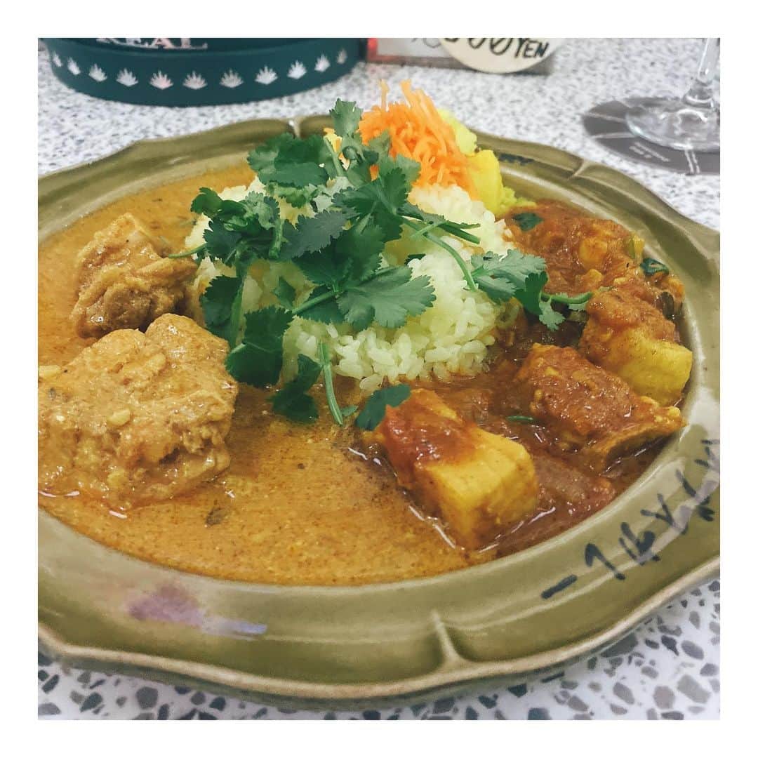 鈴木紗理奈さんのインスタグラム写真 - (鈴木紗理奈Instagram)「食べた過ぎて来た。 @vibes.curry   中目にあるよ。 on line storeもあるよ。 このカレーはグルテンフリーで美容にもいいよ‼︎」2月24日 20時16分 - munehirovoice