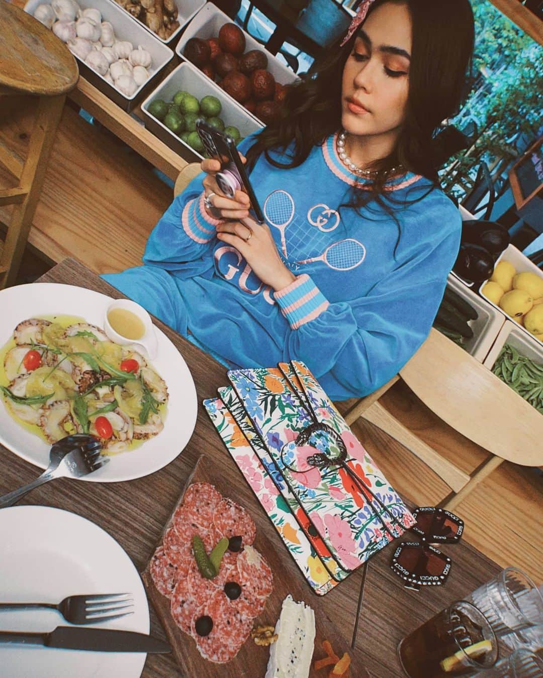 Araya Alberta Hargateのインスタグラム：「Lunching..🧀」