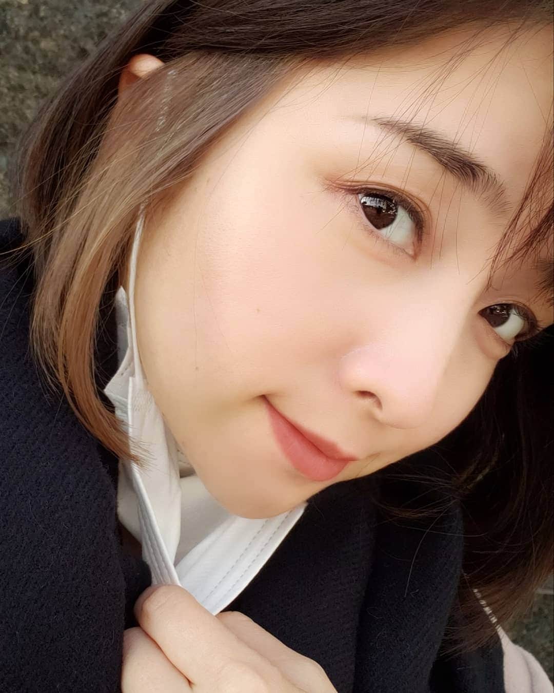 柚月美穂のインスタグラム：「#randompic  . . ちょっぴりくるりーんと。 今のうち出来る事でもするかー と インナーカラーを入れてみました。 . . ﾗﾍﾞﾝﾀﾞｰみたいなｱｯｼｭみたいな色。 . . また3月から決める事ややる事 大事なスタートが待っているので ジワジワ落ち着いて準備をしなくては🌸 . 早くもっと暖かくなーれ。 花粉よなくなーれ。 . . . 今日は頭痛がちょっと強めですね。 周りもみんなダウンしてる🌱 . . 無理せず休みましょうね☺︎  . . #Japanese #Actor #cameraman #camerawoman #picoftheday #instagood #fashion #happy #followme #follow #art #me #instadaily #style #photography #fun #instalike #igersInstagrammers #photo #tokyo #japan」