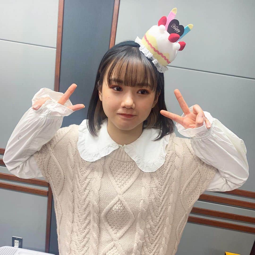 のインスタグラム：「🐰 . . 今日もカチューシャつけて 元気いっぱいでした . . #モー女 #横山玲奈 #helloproject #morningmusume21」