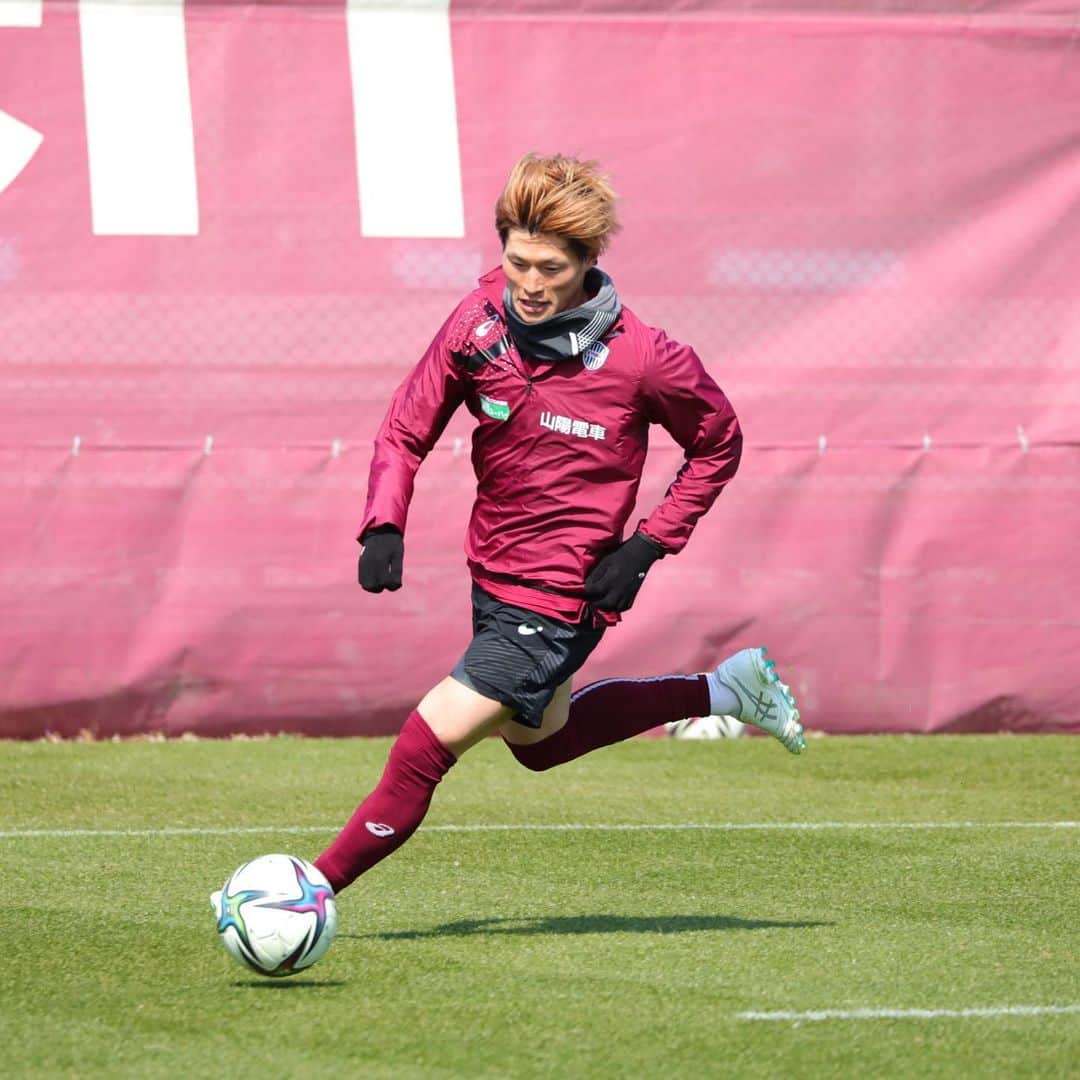 のインスタグラム：「開幕まで残り3日💪 今日も良い雰囲気でトレーニングが出来ました✨ #visselkobe#jleague#2021」