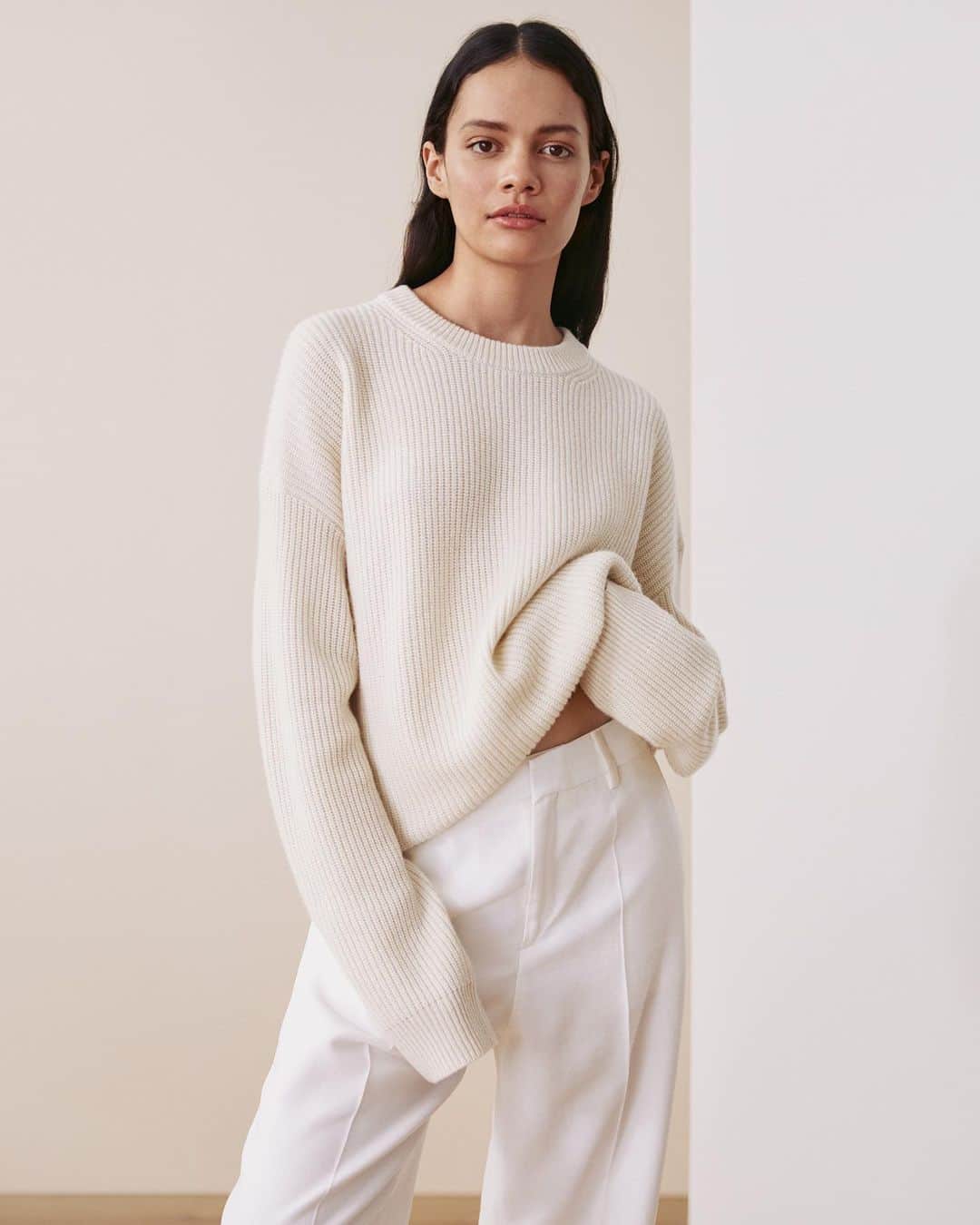 フィリッパコーのインスタグラム：「Maddox Sweater all day, everyday.」
