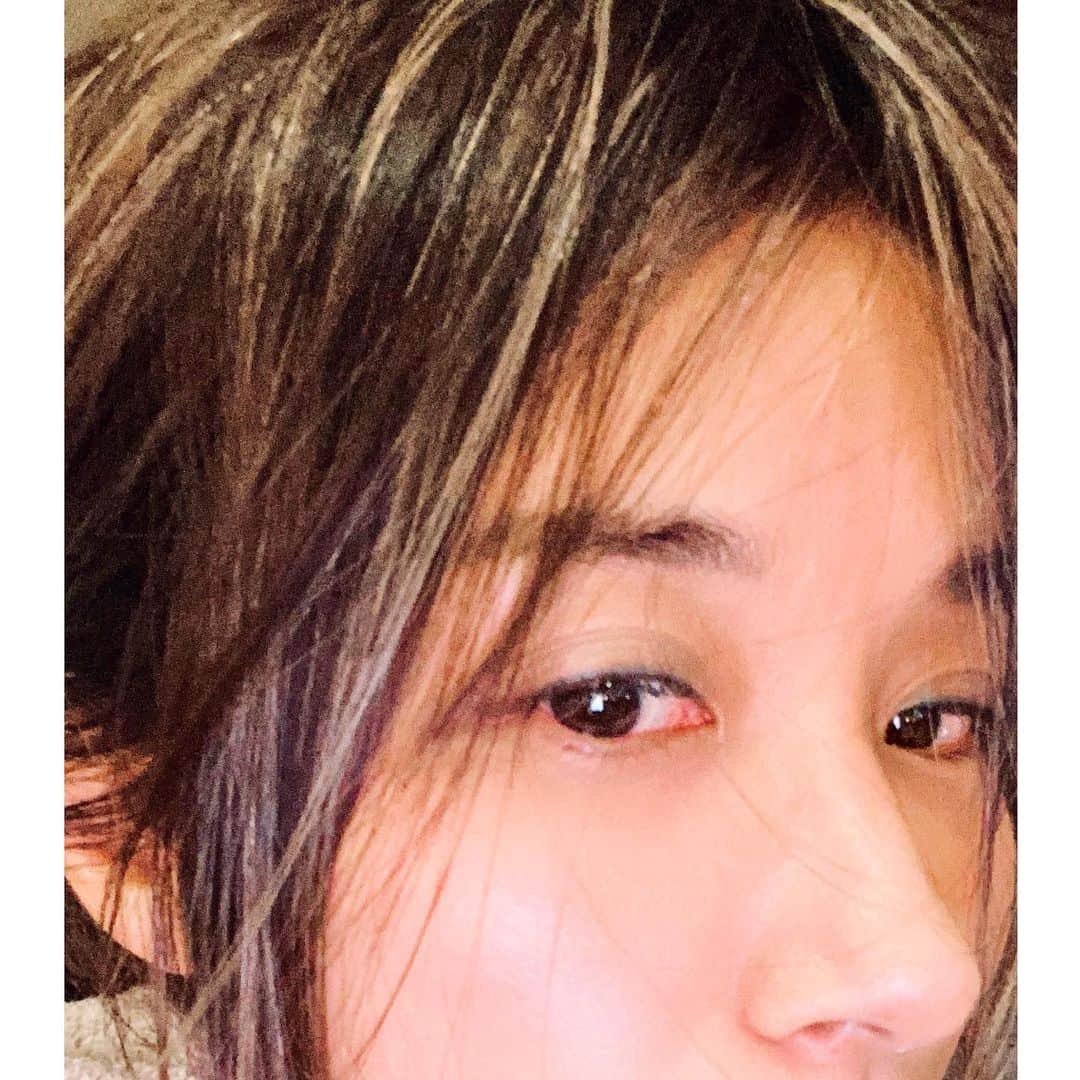 鈴木紗理奈さんのインスタグラム写真 - (鈴木紗理奈Instagram)「がっつりメッシュいれてきた。 ギャル化しよーかと思って。 日サロも行きたい、さりぱになりたい。」2月24日 21時21分 - munehirovoice