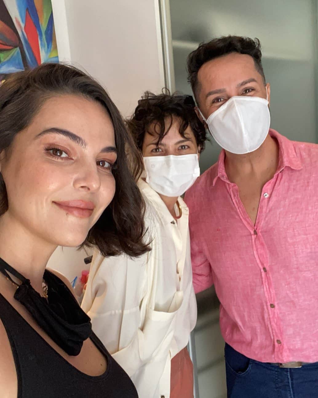 Tainá Müllerのインスタグラム：「Amorecos do job nosso de cada dia ❤️ @luciellioguimaraes  @deborambitencourt」