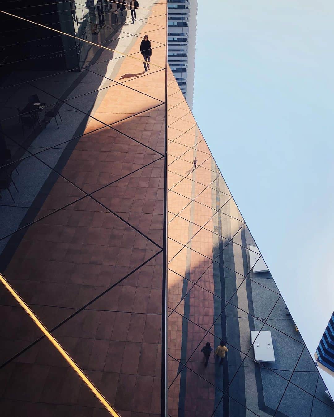 のインスタグラム：「: : ◇◇◇ Reflect to the Ceiling ◇◇◇ : : ::」