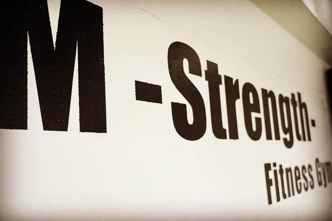 上原誠さんのインスタグラム写真 - (上原誠Instagram)「https://m-fitnessgym.com/  M -Strength- Fitness Gym  ジムのHP見て下さい😊  #エムスト #フィットネスジム #ダイエット #キックボクシング #ボクシング #トータルサポート #東武東上線 #上板橋駅 #北口駅前 #徒歩10秒 #上原誠」2月24日 22時01分 - m.uehara