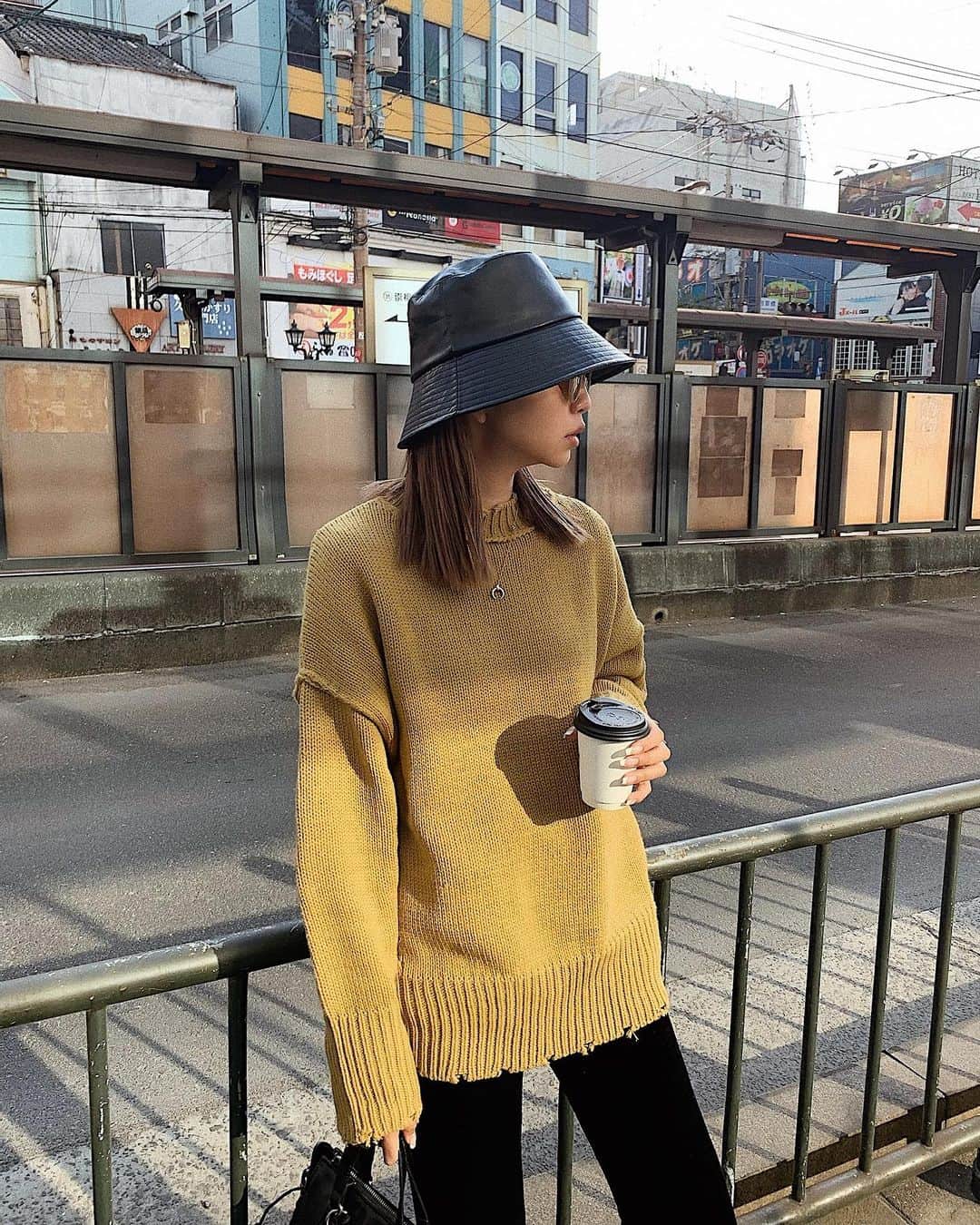 草野春香さんのインスタグラム写真 - (草野春香Instagram)「. 𝙊𝙪𝙩𝙛𝙞𝙩 🌼 最近カラーばっかり着てるな🌞🌈 ボトムは基本ZARAばっかりだよ✌🏾 KNIT :  @grl_official  PANTS : @zara  SHOES : @nike  HAT : @murua_official  BAG : @zara  #grl #グレイル」2月24日 22時07分 - _haruka030_