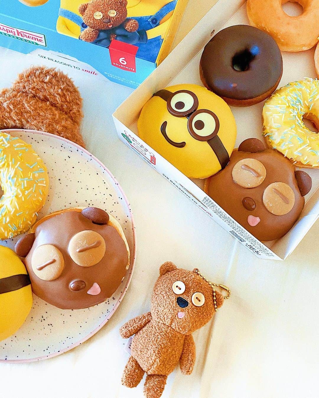 中島絢乃さんのインスタグラム写真 - (中島絢乃Instagram)「🍩🍩🍩﻿ ﻿ ﻿ 質問返しに集中していたら﻿ 投稿の方できてなかった😂💦🌷﻿ ﻿ ﻿ ﻿ ﻿ 3/1(月)から期間限定発売される﻿ #クリスピークリームドーナツ と﻿ #ミニオン のコラボレーション🤭❤️﻿ ﻿ 一足お先にいただきました🤓💕🍩﻿ ﻿ ✔️バナナミルク　ボブ ﻿ ✔️キャラメルチョコ ティム﻿ 各¥378(イートイン¥385)﻿ ﻿ ﻿ ﻿ ﻿ どっちもかわいいなーー🥺💕💕💕﻿ テイクアウトできるかわいいスイーツは﻿ 本当にありがたい😭🍩❤️❤️❤️﻿ テンション上がるーーー！🥺💕💕﻿ 𓂃 𓈒𓏸 ‎𓂃 𓈒𓏸 ‎𓂃 𓈒𓏸 ‎𓂃 𓈒𓏸 ‎𓂃 𓈒﻿ #krispykremedoughnuts  #krispykreme#minions  #inmyroombyayanon」2月24日 22時36分 - nakajima_ayano