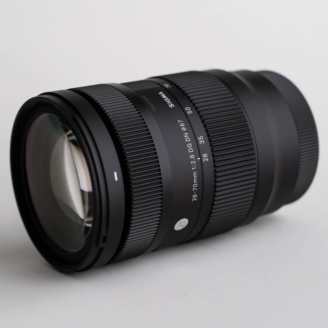 Sigma Corp Of America（シグマ）のインスタグラム：「The new SIGMA 28-70mm F2.8 DG DN | Contemporary zoom lens for full-frame mirrorless cameras offers a truly impressive level of performance in a smaller, lighter, more convenient package.  Read all about it on our blog and check out sample shots from SIGMA Ambassador @meg_nlo to see what this new lens offers!  ** SIGMA Blog link in bio** or go to bit.ly/sigma-28-70-first-look  #SIGMA #sigmaphoto #SIGMA2870mmContemporary #SIGMAContemporary #SIGMADGDN #photography #zoomlens #zoom #Emount #Lmount #mirrorless #fullframe」