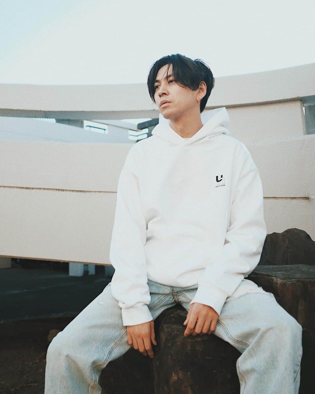 のインスタグラム：「本日から @unlocker_official  の受注会が始まりました。  初日から沢山サイトに遊びに来て頂いたり、ご購入して頂いたり、感謝🙇‍♂️  有難いことに残り僅かなアイテムも出てきてるみたいです。嬉しい。  #misterunlocker」