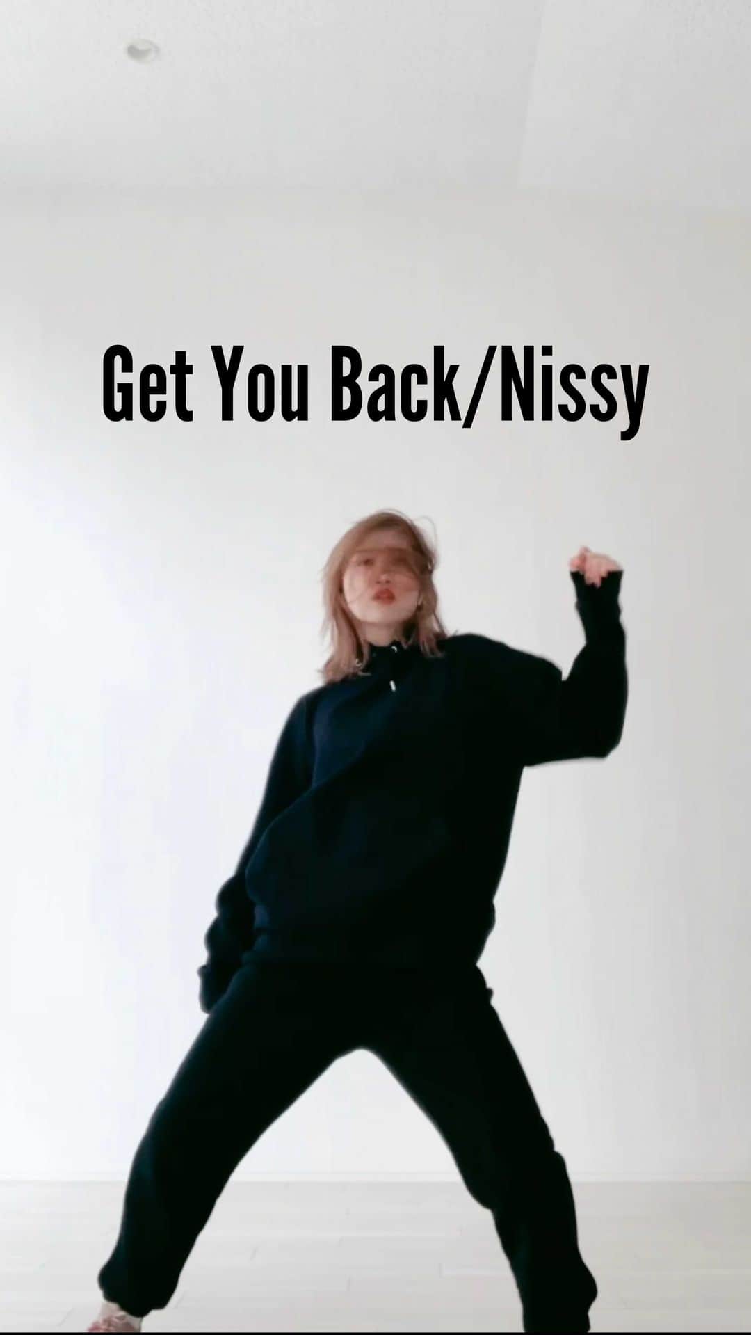 日下このみのインスタグラム：「@nissy_nissystaff  #getyouback  #nissy #nsy  MVがかっよすぎて 踊りたくなってしまった🧚🏻✨  最後は完全にオリジナルです…🤣」