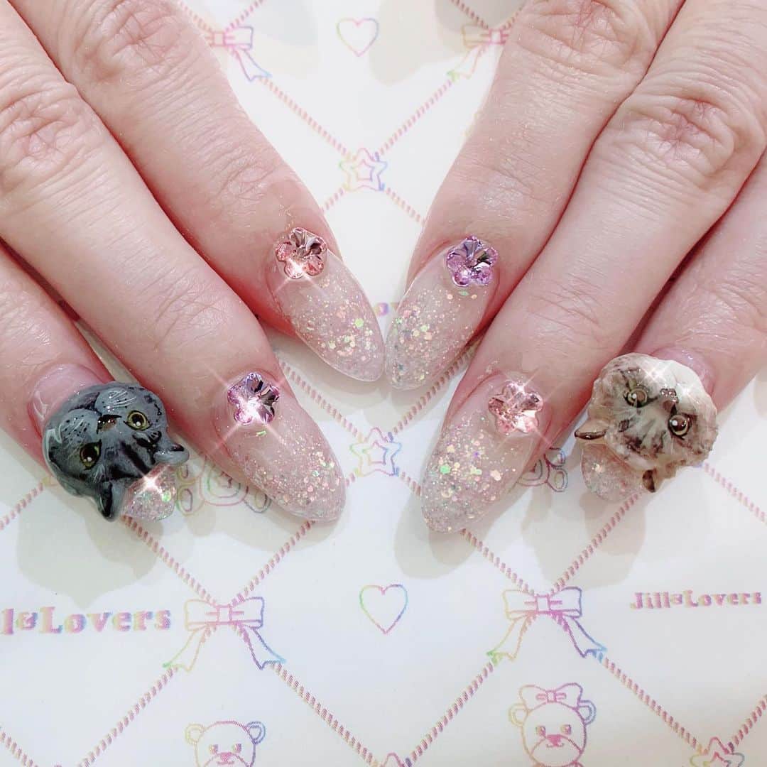 mamijinguのインスタグラム：「可愛い物もキモい物も全部手作り出来る様になりたいって思う🌈  #jillandlovers #nail #nailart #paragel #gelneil#gel #ネイル #ネイルアート #me #look #love #かわいい」