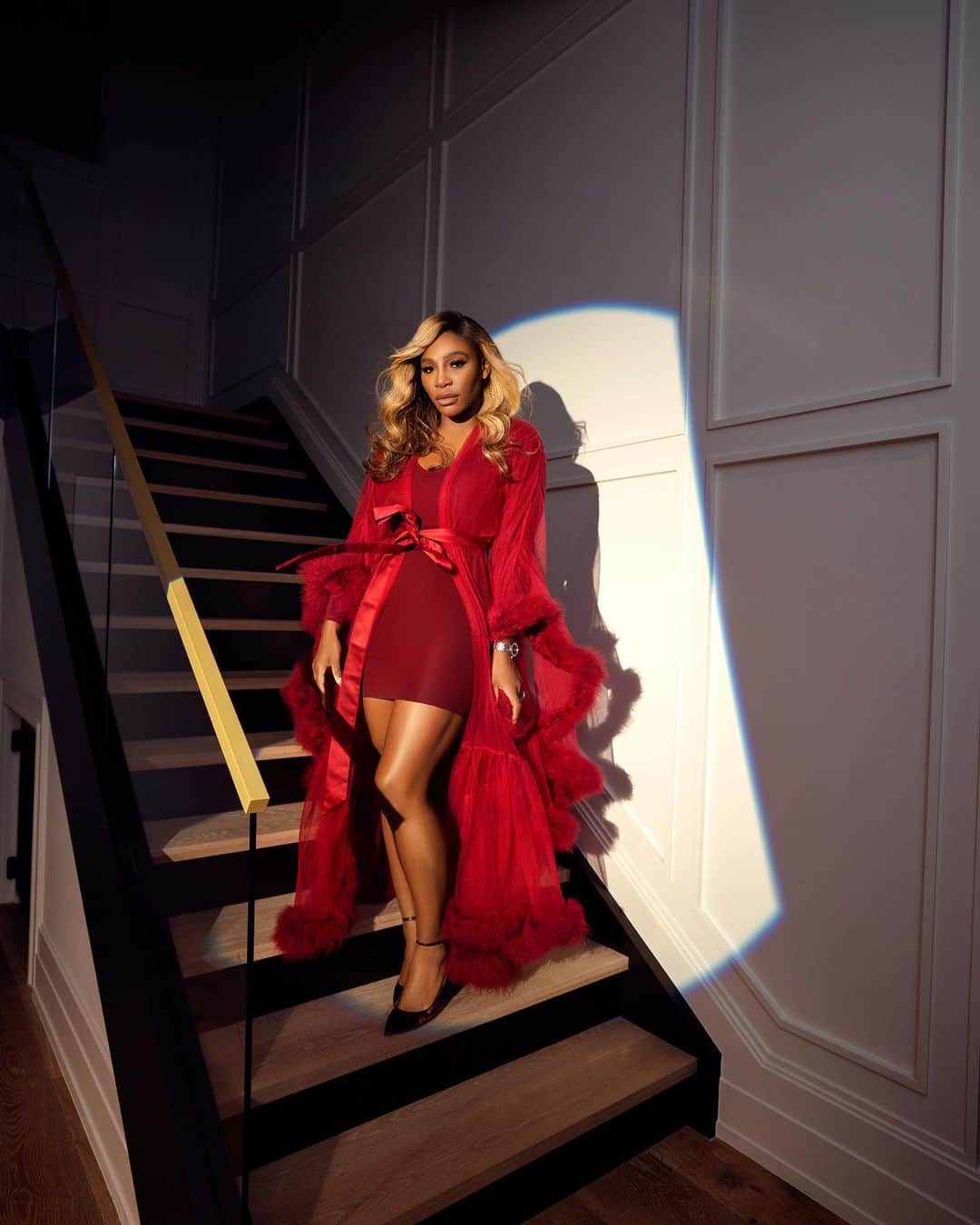 セリーナ・ウィリアムズのインスタグラム：「Glam ✅ Lighting ✅  Robe envy @chrissyteigen ✅✅✅」