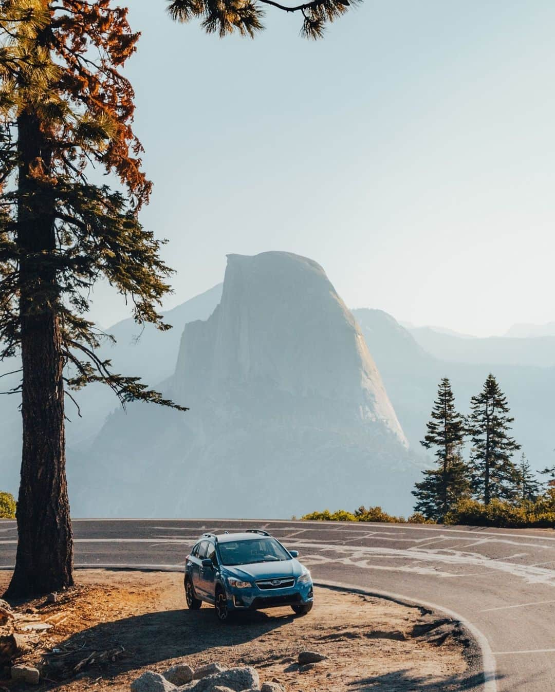 Subaru of Americaさんのインスタグラム写真 - (Subaru of AmericaInstagram)「👋 if you're down to carpool to this dreamy #HumpDay⛰️ picture... (📸: @joeygenochio)」2月24日 23時01分 - subaru_usa