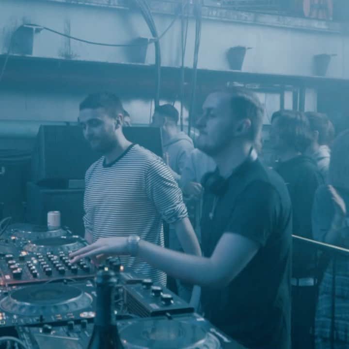 Disclosureのインスタグラム：「A year since we released our Ecstasy EP and what a year it's been 😐🤯 Not really had the chance to play this EP out like we had hoped - but not long now! 🤞🕺🕺」