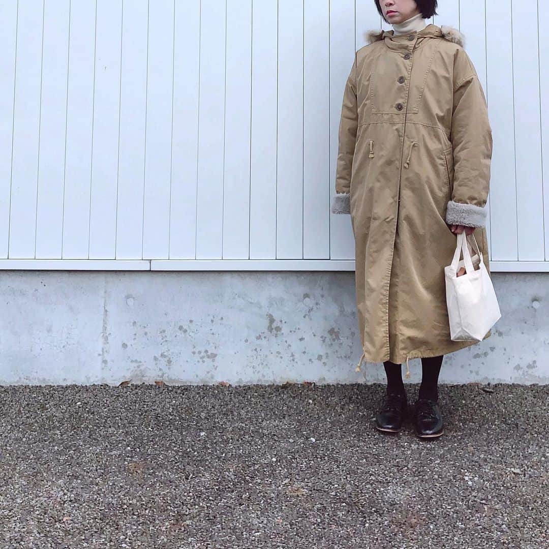 のインスタグラム：「◻︎ □ ◼︎」