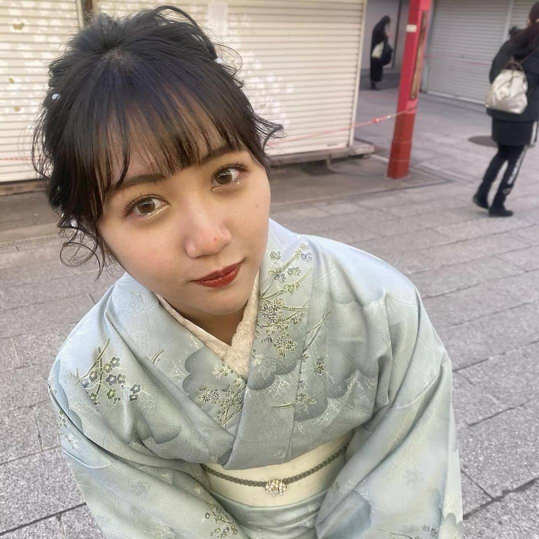 市川優月さんのインスタグラム写真 - (市川優月Instagram)「. . 着物似合いますか??🤍 って書こうとしたんだけど1個前のに皆すごく 反応してくれて嬉しかった🥰 ありがとうっ!! . 全身も載せたかったので沢山載せちゃいます🤍 . #着物 #着物レンタル #着物女子 #浅草 #雷門 #高校生 #03」2月24日 23時14分 - amefurasshi_yuduki_official_