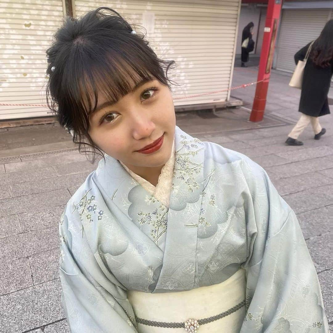 市川優月さんのインスタグラム写真 - (市川優月Instagram)「. . 着物似合いますか??🤍 って書こうとしたんだけど1個前のに皆すごく 反応してくれて嬉しかった🥰 ありがとうっ!! . 全身も載せたかったので沢山載せちゃいます🤍 . #着物 #着物レンタル #着物女子 #浅草 #雷門 #高校生 #03」2月24日 23時14分 - amefurasshi_yuduki_official_