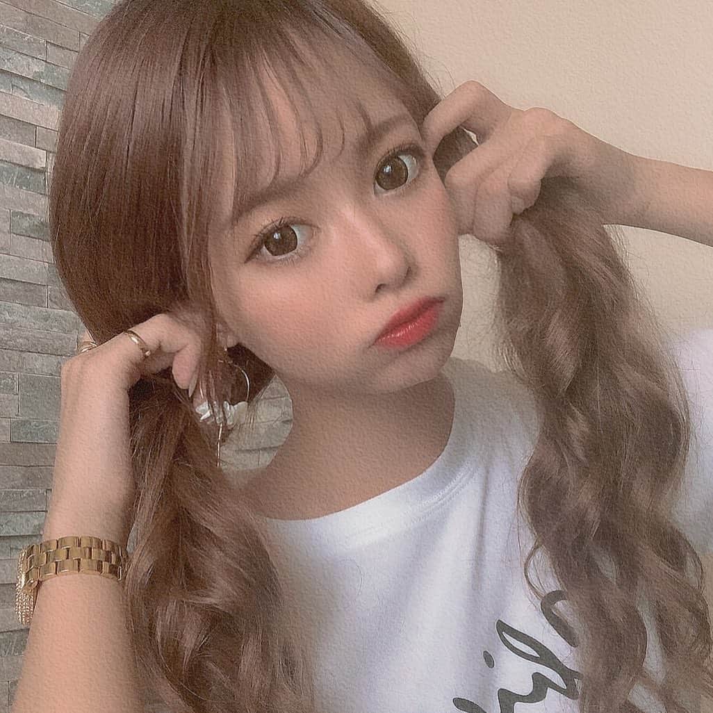AMIのインスタグラム：「💋 . 掘り出し投稿 もう半年も前の写真😂📸🌸」
