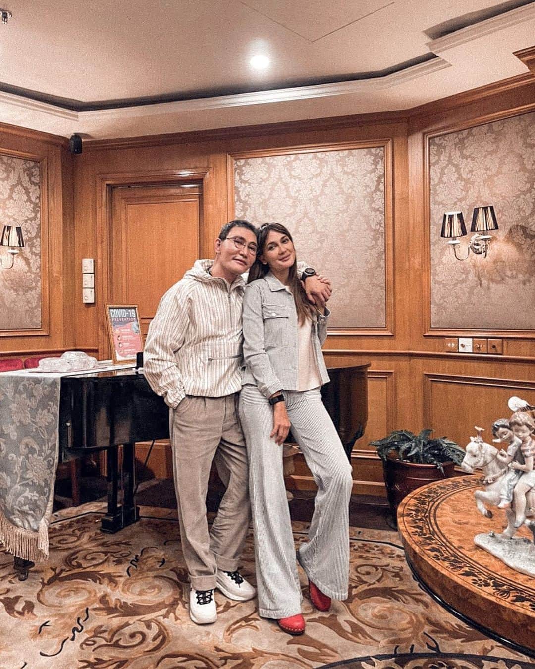 ルナ・マヤのインスタグラム：「Thank you Pak @otis__hahijary 😇😇」