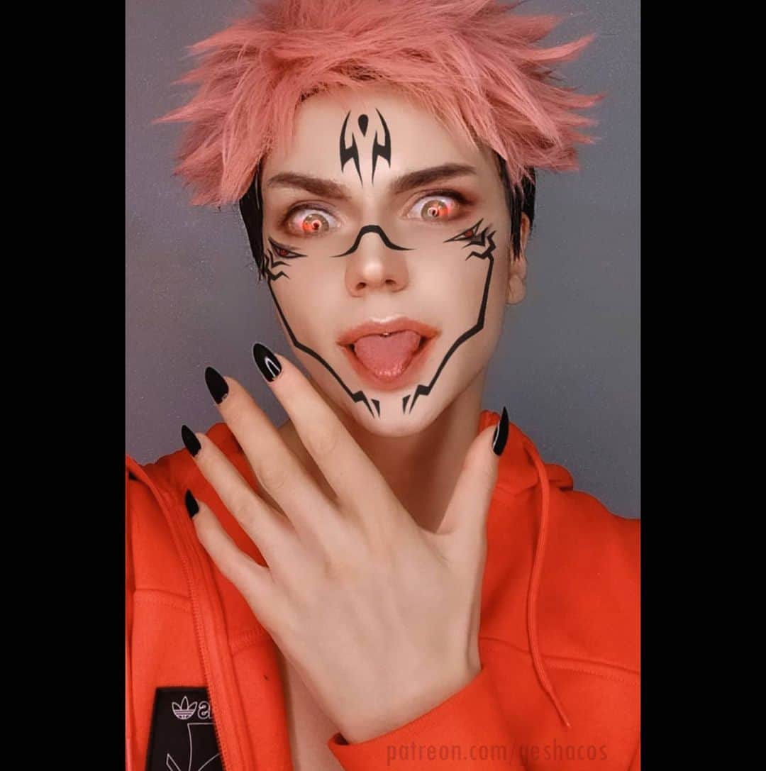 Gesha Petrovichさんのインスタグラム写真 - (Gesha PetrovichInstagram)「#sukuna and #yujiitadori  Costest pack available for "OMG" tier and all this last week of my b-day month you guys will surprised😌🙏 Thanks for all your messages, check them all only today ❤️ My goal for this month 50 patrons, lets try!🎂🎈 Link in highlights 😊 Wig @geshacos Contact @colourfuleye_cosplay __________ Спасибо всем за поздравлялки, только закончил разгребать ❤️🥴 Последнюю неделю придется работать усиленно,вас ждёт много сюрпризов на патреоне 😉 Не забывайте про ТикТок и Твиттер ❤️🎈  #Jujutsu Kaisen #呪術廻戦 #costest #geshacos #makeupartist #malecosplay #sexy #onlyfans」2月24日 23時21分 - petrovichgesha