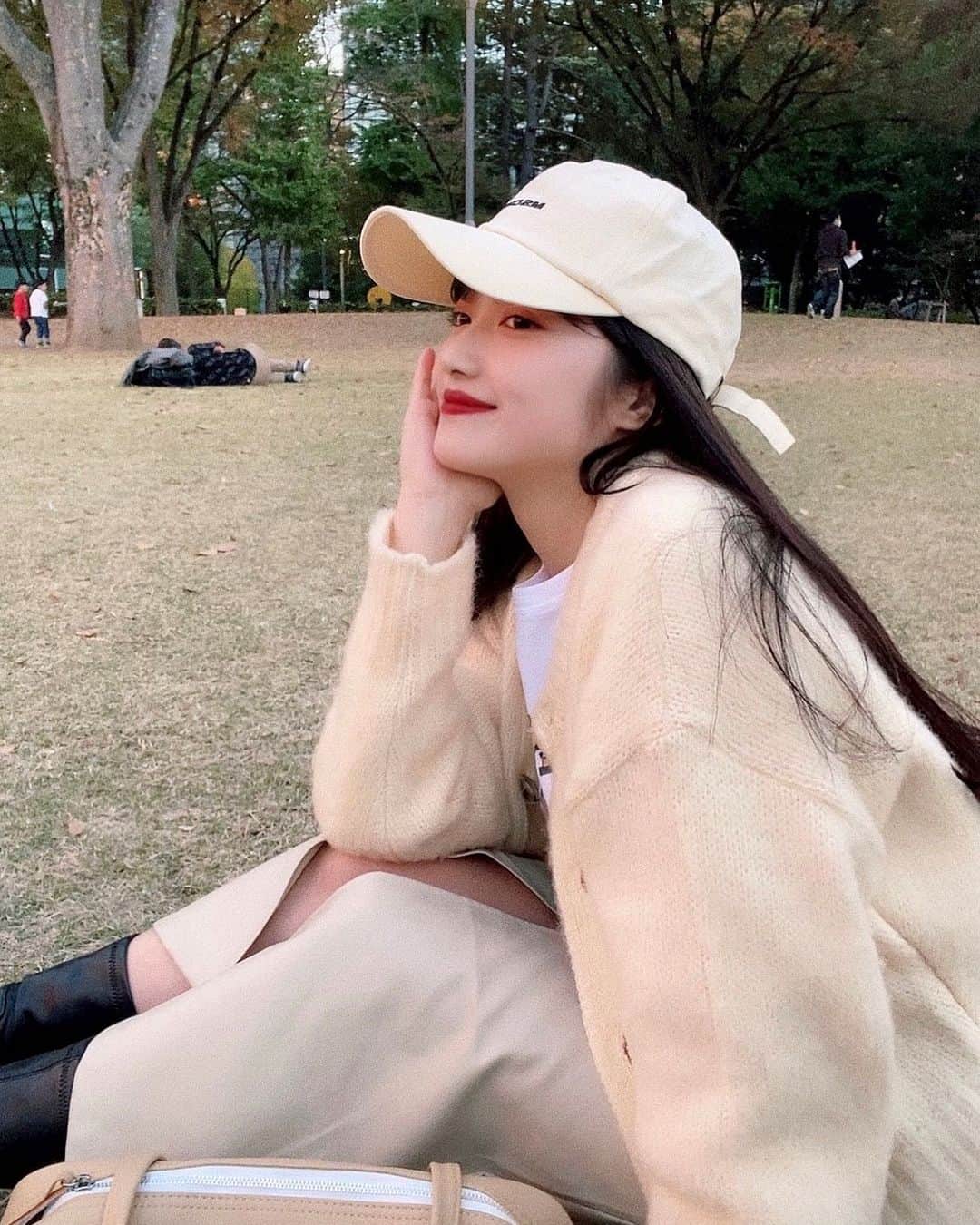 河﨑莉奈のインスタグラム：「picnicしたいな➿🥪💭  #過去pic」